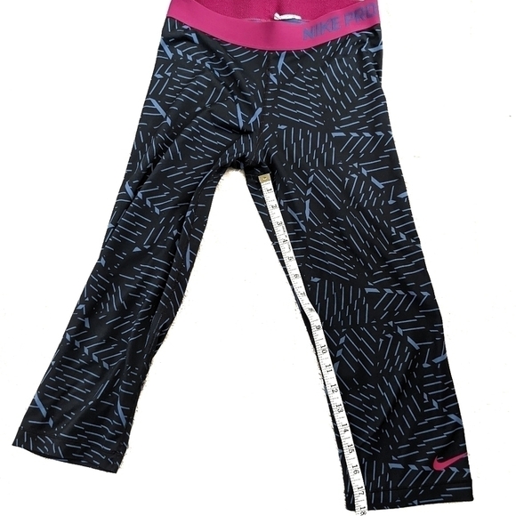 NIKE Pro Cropped Leggings - Picture 6 of 9